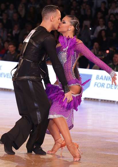 Бургазлийката Ванеса Манева и Лоренцо Сика блестят на Световното по спортни танци в Москва (СНИМКИ, ВИДЕО)