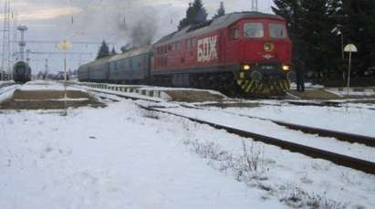 Закъса бързият влак София-Бургас, пътници мръзнат посред нищото