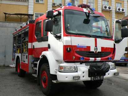 Лек автомобил горя в бургаския комплекс "Лазур"