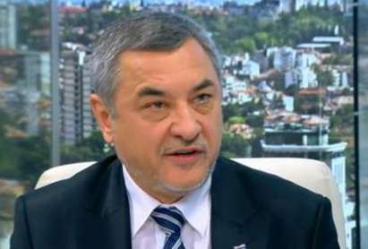 Валери Симеонов настоява депутатите да се возят само с български коли