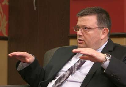 Шефове на КТБ питат Цацаров кога ще разследва "престъпната група" Орешарски-Чобанов-Искров