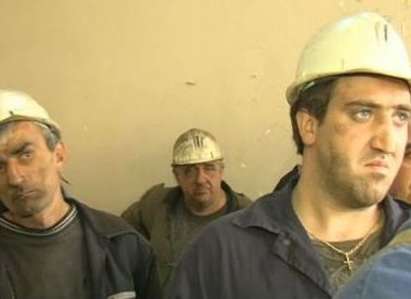 45 миньори от Бургас на бунт под земята, лъжат ги за заплати