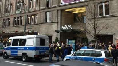 Екшън в Берлин: Гангстери щурмуват със сълзотворен газ луксозен магазин