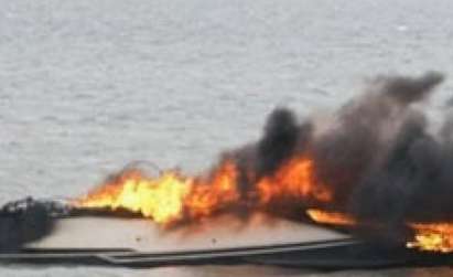 Пожар на плажа в Несебър! Горя яхтата на 38-годишен бургазлия