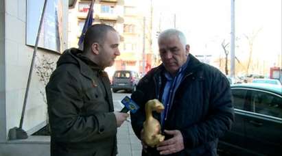 "Златен скункс" за Ваньо Танов след зрелищния арест на Тошко Митничаря
