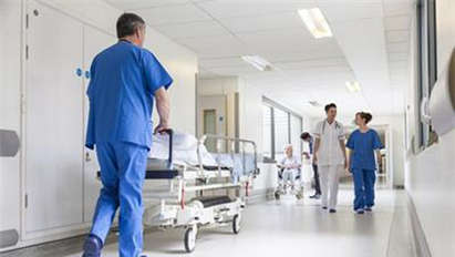 Търсят доброволци да стоят в болницата при онкоболно сираче