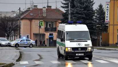 Мъж нахлу в ресторант в Чехия, уби осем души
