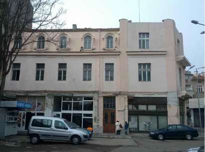 Полуразрушената къща на индустриалеца Чальовски в сърцето на Бургас има нов собственик