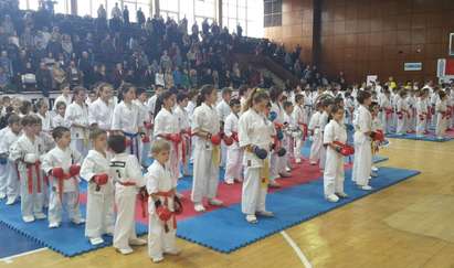 Бургаският турнир по карате киокушин за деца събра 150 участници. Виж медалистите!
