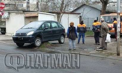 Вижте как шофьор се опита да прекоси ул."Иван Богоров" в центъра на Бургас