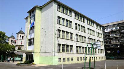 През лятото ще санират Търговската гимназия и ОУ “П.Р. Славейков“