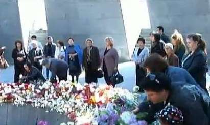 Отбелязваме 100 години от геноцида над арменците, показват на видео стена в Бургас канонизирането им за светци