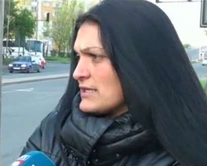 Майката на Валя: Общинските служители от Бургас са виновни за смъртта на 29-годишната Ина