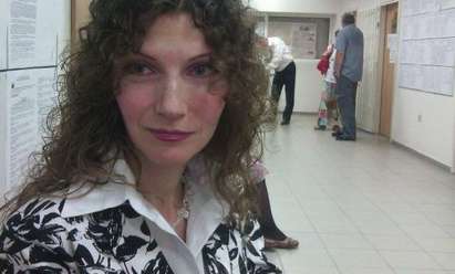 Три болници отказват да кажат девствена ли е поетесата Хинкова