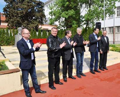 Кметът Николов даде старт на футболна среща от програмата на „Дни на Европа"