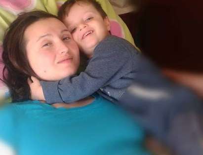 Млада майка се нуждае от 21 000 евро за лечение в Русия