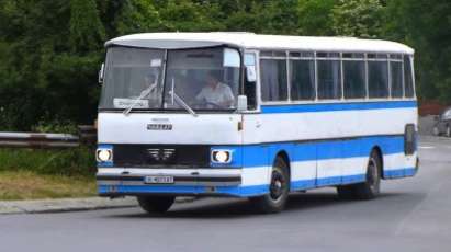 Първият в България реставриран автобус „Чавдар“ на Ретро парад в Бургас