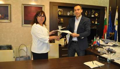 Бургаският свободен университет подписа два договора за сътрудничество с Община Бургас