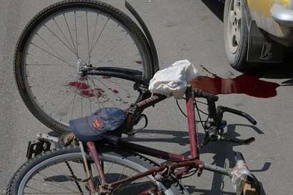 Бясно каращ шофьор уби на място велосипедист