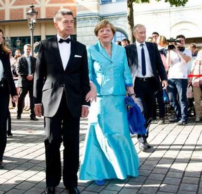 „Билд” се опроверга: Меркел паднала заради счупен стол