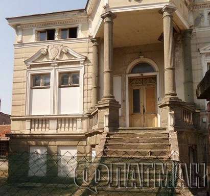 Наследниците на Хатев победиха имотната мафия на Капона, върнаха си безценната къща за милиони евро