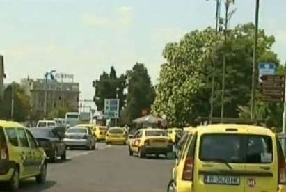 Инспекторите от „Автомобилна администрация“ започнаха проверки на такситата по Черноморието