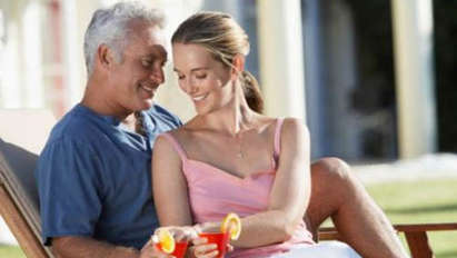 7 причини да си изберете по-възрастен мъж за любовна връзка