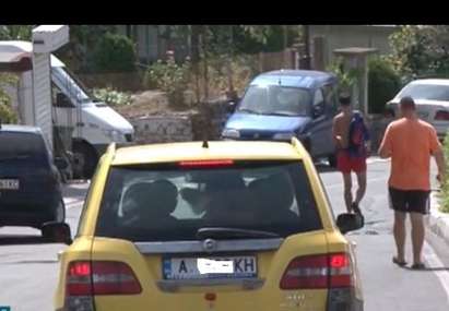 Таксиджия отвлече проверяващи инспектори в Свети Влас