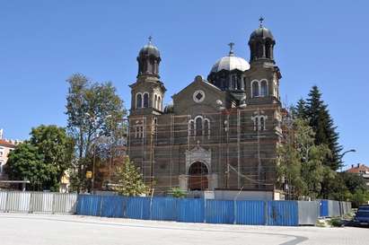 150 бетонни подпори с дължина 12 метра ще укрепят основите на храма „Св.св. Кирил и Методий“