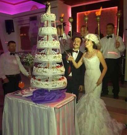 Дъщерята на Лютви Местан направи в Истанбул втора пищна сватба