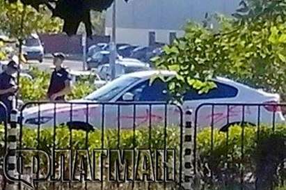 Полиция заварди бяла кола с розов „педал“ и много пениси на оживена улица в Бургас