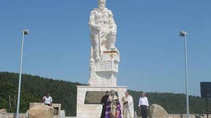 Паметник на митичния Вълчан войвода се извиси в Балкана