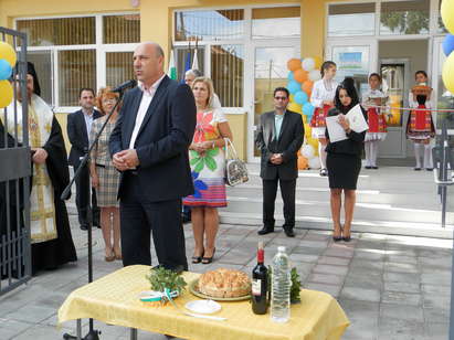 Кметът Иван Алексиев откри чисто нова детска градина в Поморие
