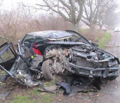 Шофьор се бори за живота си след като нацели автомобил в насрещното