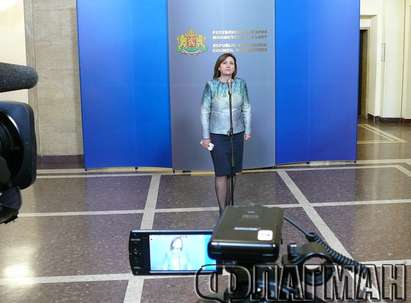 Министър Бъчварова призова обществото да порицае Сидеров и Чуколов