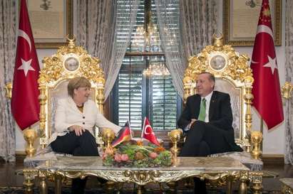 Меркел обеща на Турция помощ за влизане в ЕС и падане на визите