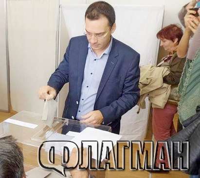 Димитър Николов: Притеснявам се за избирателната активност, надявам се бургазлии да гласуват!