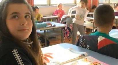 Първокласниците ще учат в училище как се пише СМС на кирилица