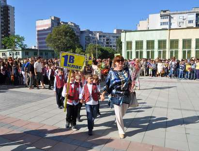 Увеличават учителските заплати в Бургас