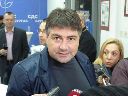 Марков от трибуната на парламента: Ограничавате правата на мажоритарно избрани кметове и създавате предпоставки за зависимост