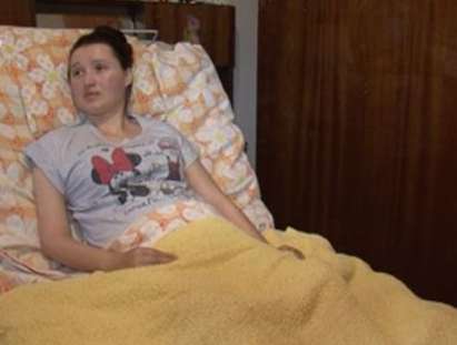 Млада жена, парализирана след раждане, се нуждае от 7 800 евро за лечение в Русия