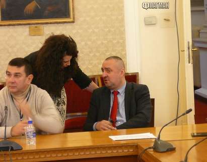 Ясен Тодоров се появи на дискусия в парламента