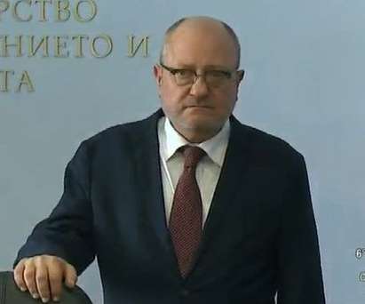 Министър Тодор Танев подава оставка днес