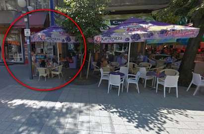 Война за клиенти в Бургас! Търговец скочи срещу масите на кафе "Фреш", скривали обекта му