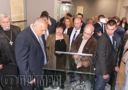 Премиерът Борисов откри музея в Дебелт, обеща пари и за възстановяването на римската баня