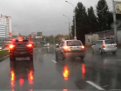 Пътна обстановка: Мокри са настилките в региона заради валежи от дъжд, шофирайте внимателно!