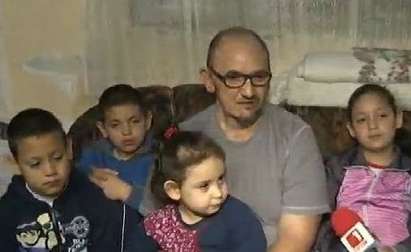 7 деца живеят в мазе, баща им е диагностициран с рак