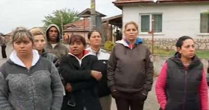 Роми в Раднево: Тук ни наричат кърлежи, а в Италия – българи