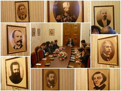 Кои герои и исторически личности гледат от стената президента и неговите гости (снимки)