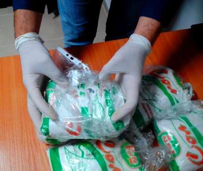 Удар! Бургаски митничари заловиха 7 кг амфети, маскирани като сол (СНИМКИ)